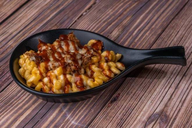 Order Pulled Pork Mac N' Cheese food online from Ford Garage store, Dearborn on bringmethat.com
