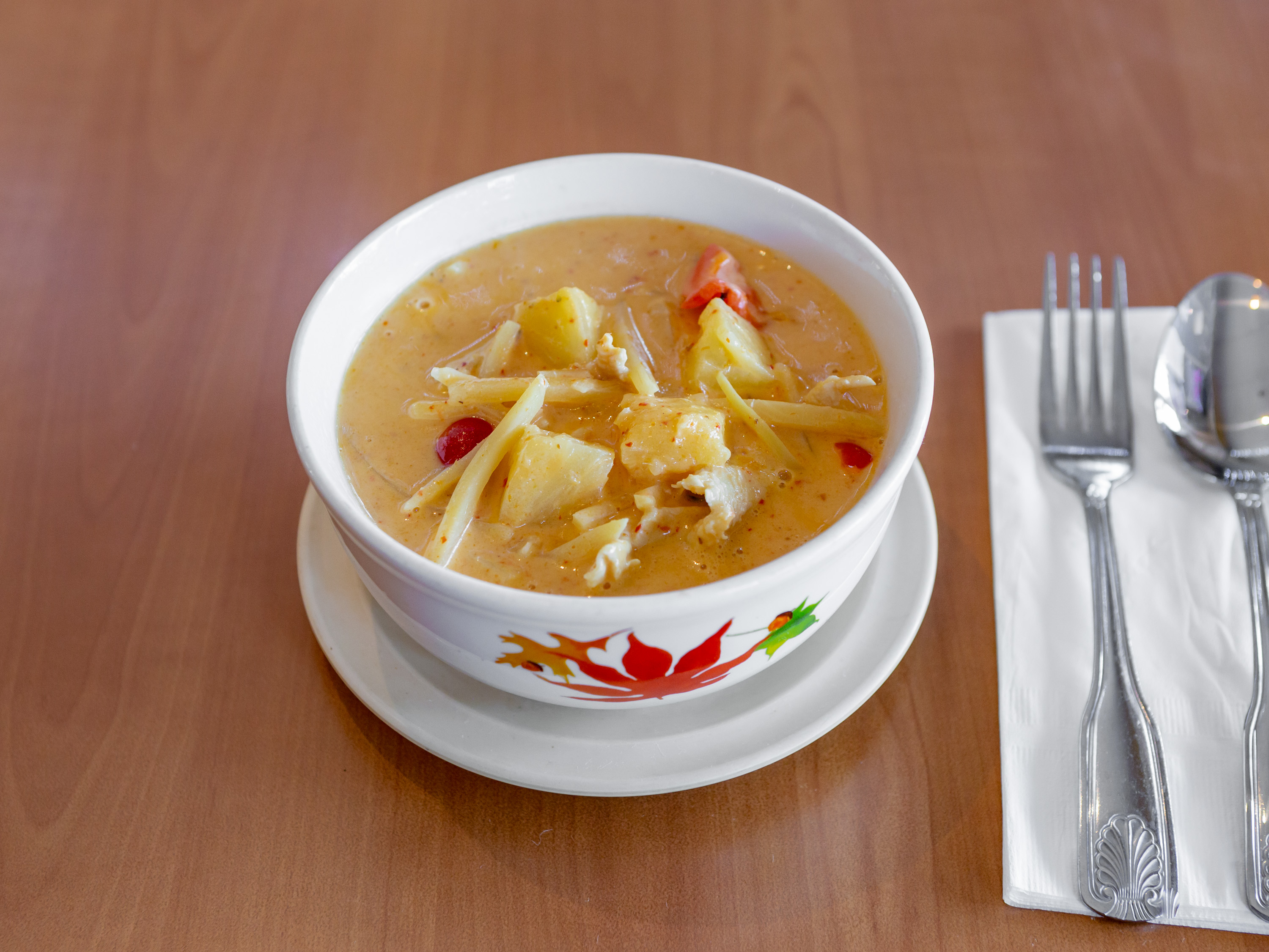 Order Pineapple Curry food online from Thai Pan Cuisine store, Encinitas on bringmethat.com