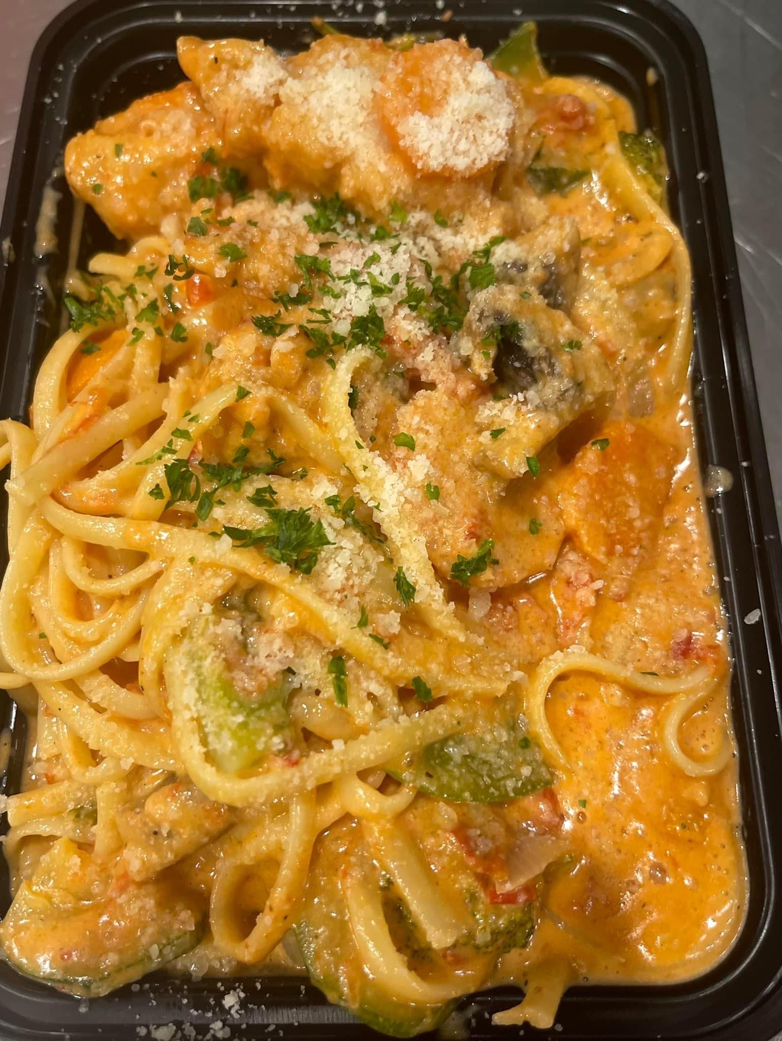 Order Chicken Abruzzo Pasta food online from Goodfellas Italian Kitchen store, Saugus on bringmethat.com