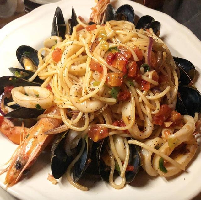 Order Seafood Pasta food online from Under the Bridge store, New York on bringmethat.com