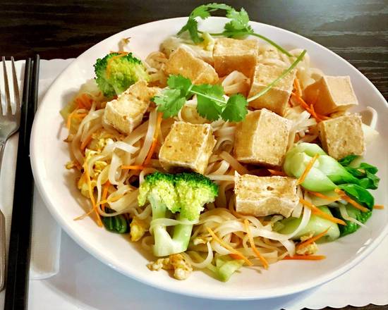 Order Tofu and Vegetable Chowfun food online from Pho Gia Long store, Orange on bringmethat.com