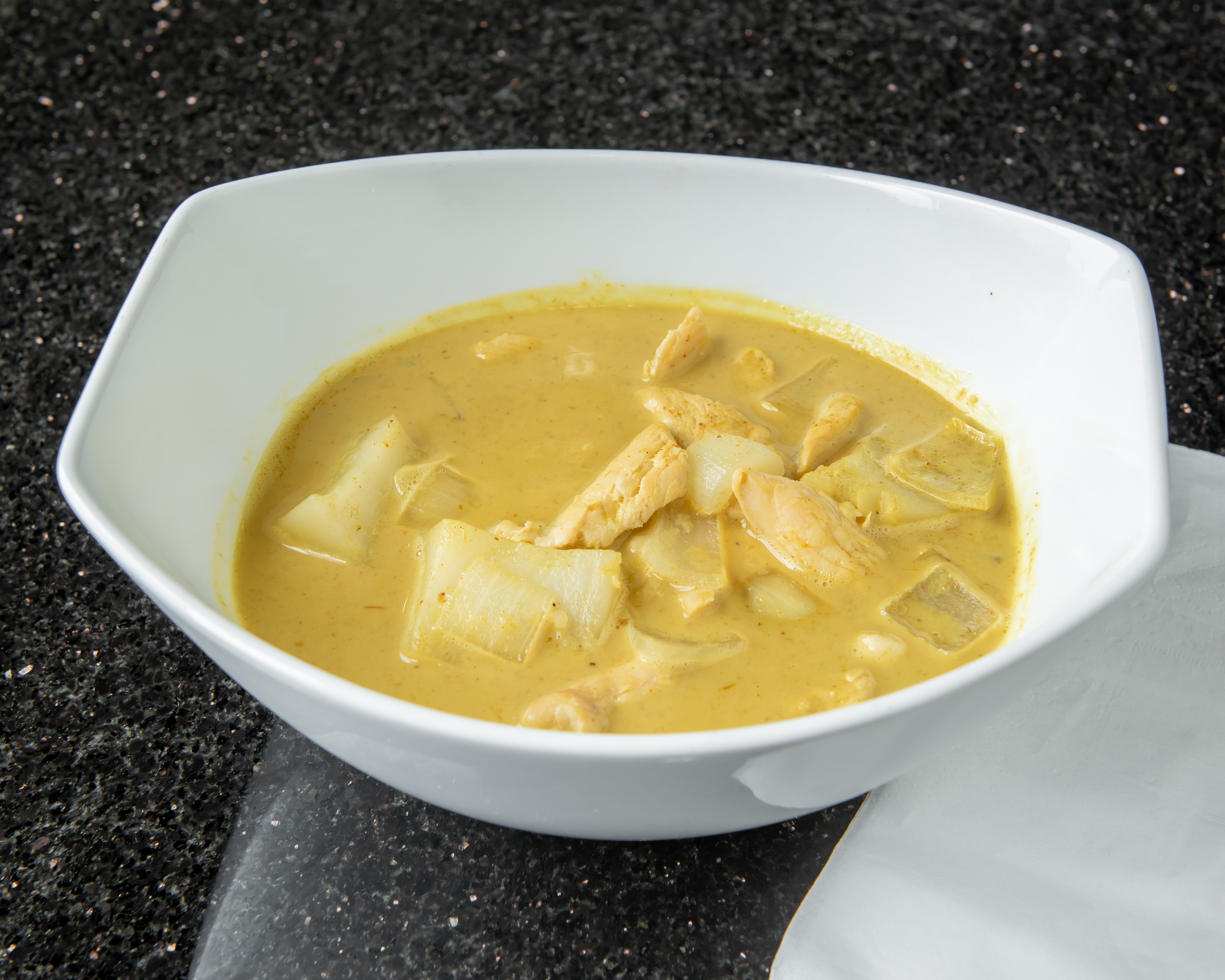 Order 55. Yellow Curry food online from Thai Noodles Cafe store, Libertyville on bringmethat.com
