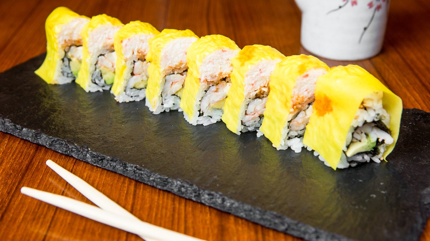 Order Full Moon Roll food online from Oyshi Sushi store, Las Vegas on bringmethat.com