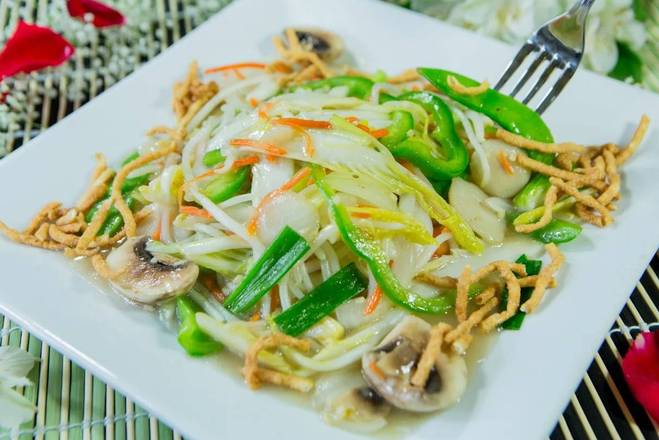 Order Vegetable Chow Mein food online from Dragon Palace store, Gresham on bringmethat.com