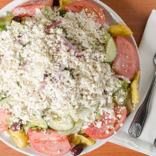Order Greek Salad food online from Auburn Cafe store, Ecorse on bringmethat.com