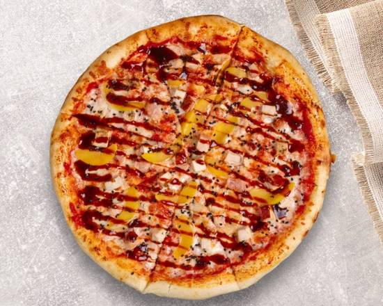 Order 12" BBQ Chicken Pizza food online from Chucks Cheesesteaks store, San Francisco on bringmethat.com