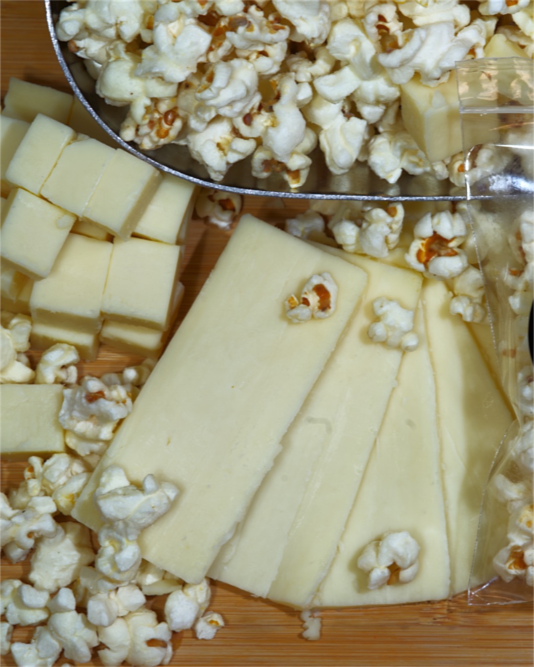 Order White Cheddar food online from Popus Gourmet Popcorn store, Joliet on bringmethat.com