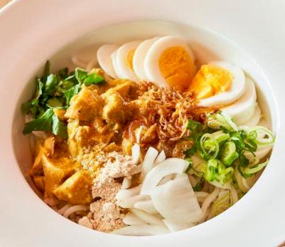 Order Royal Noodles with Chicken food online from Yoma Burmese Restaurant store, Allston on bringmethat.com