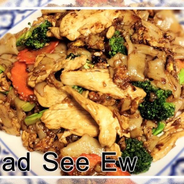Order N6. Pad See Ew Noodle food online from Thai Chili Restaurant store, Kent on bringmethat.com