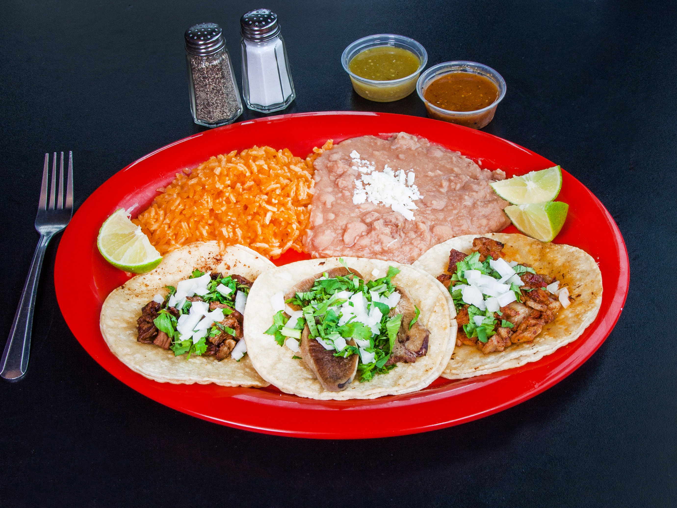 Order 3 Tacos Dinner food online from Taqueria Los Comales store, Burbank on bringmethat.com