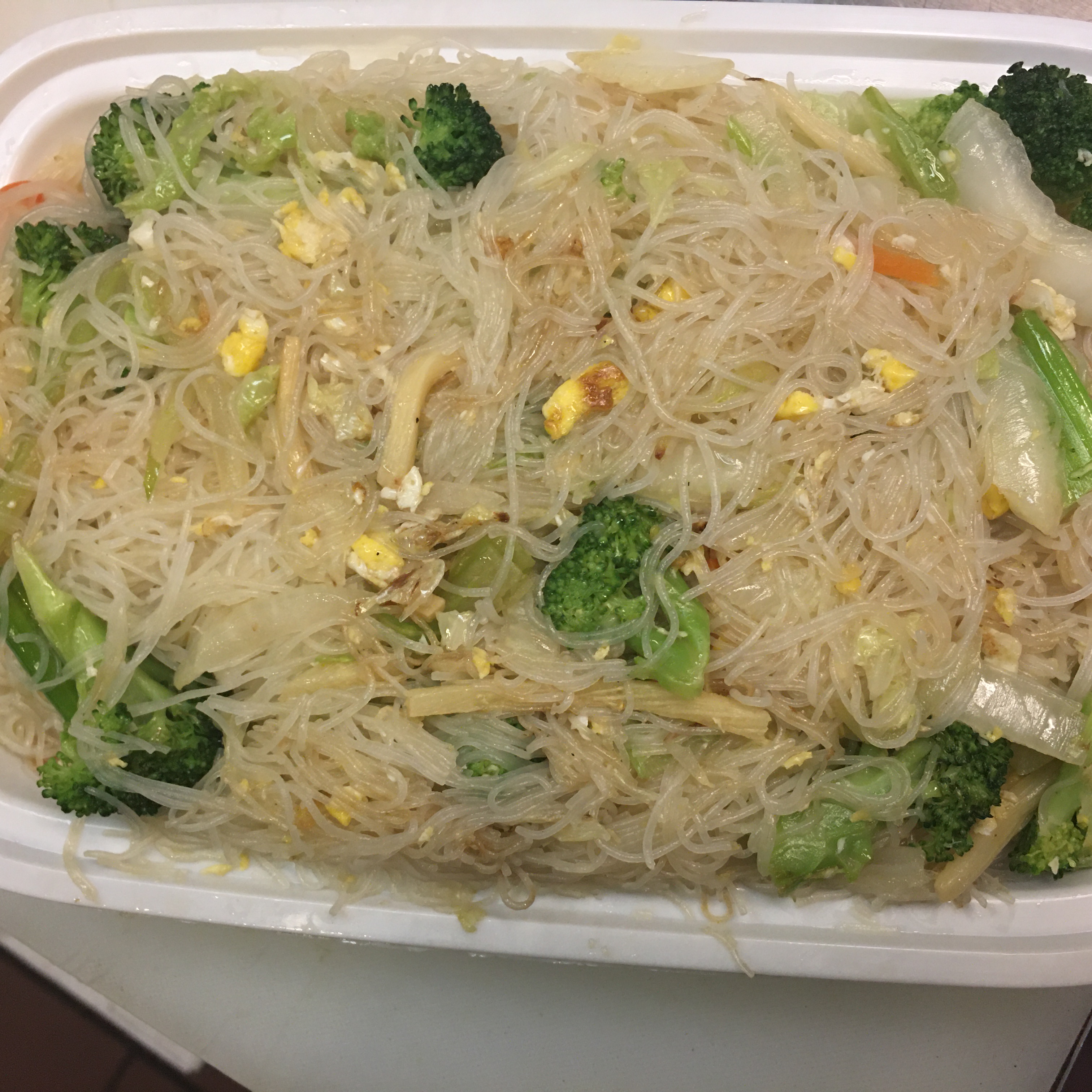 Order Vegetable Chow Mein Fun food online from Lucky Star store, Philadelphia on bringmethat.com
