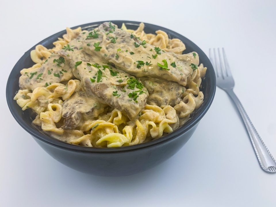 Order Beef Stroganoff w/Dutch Egg Noodles food online from Captain’s Curbside Seafood store, Trappe on bringmethat.com
