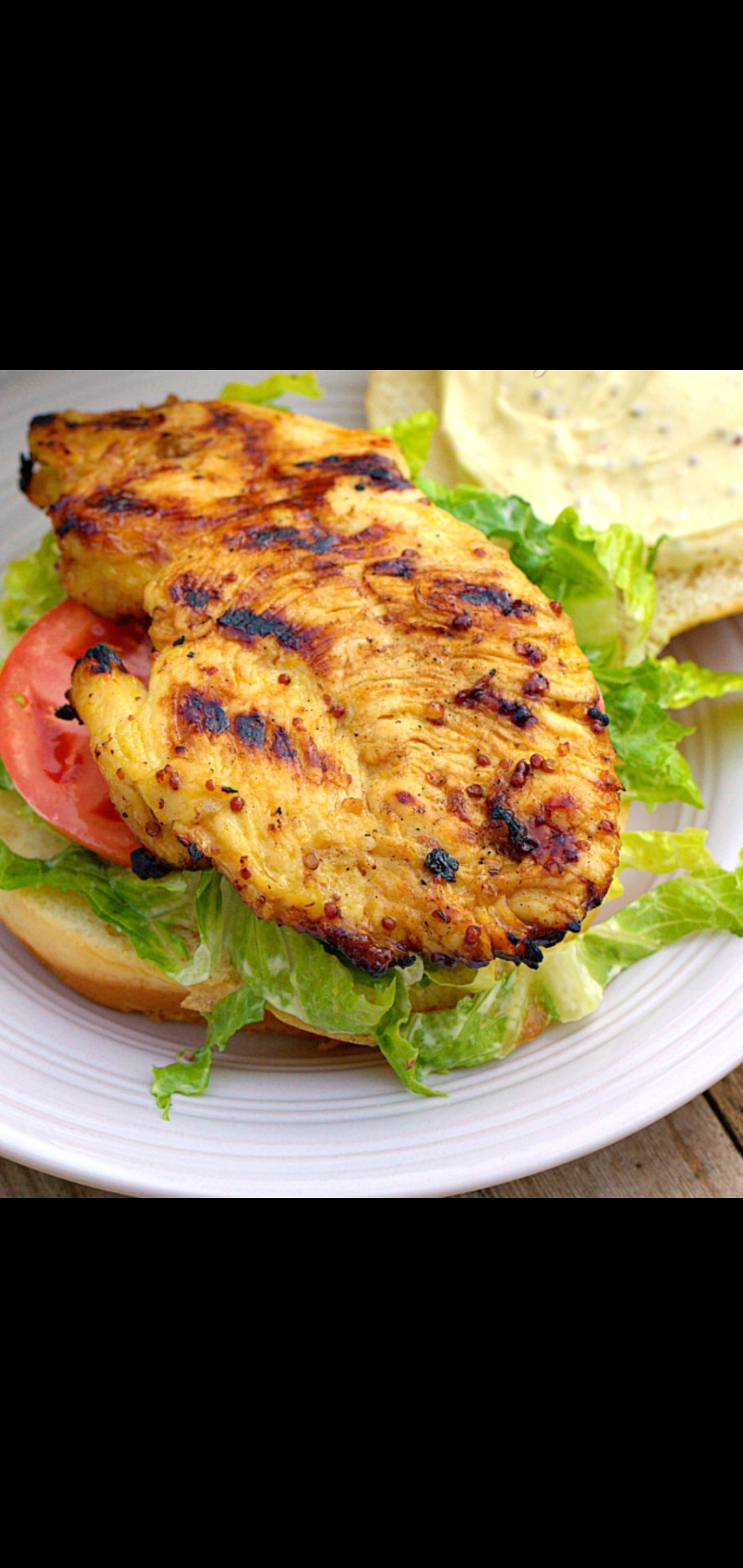 Order Grilled Chicken Breast With Tomatoes & Romaine Lettuce Signature Sandwich  food online from American Gourmet Foods Deli store, New York on bringmethat.com