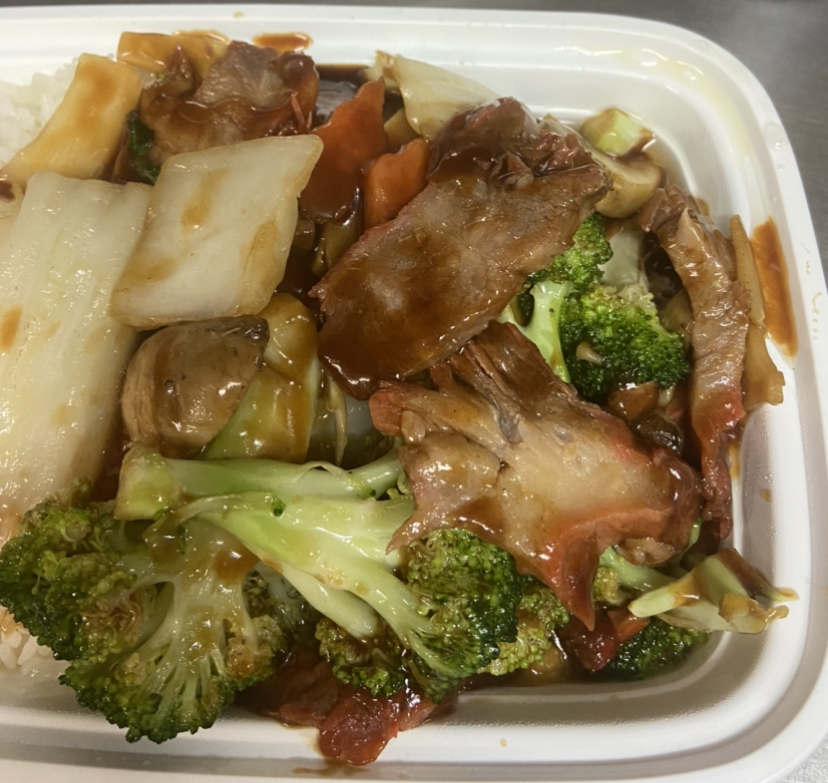 Order 46. Roast Pork with Mixed Vegetables food online from New Jin Xin store, Brooklyn on bringmethat.com