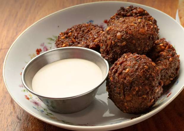 Order Falafel food online from Queen store, New York on bringmethat.com
