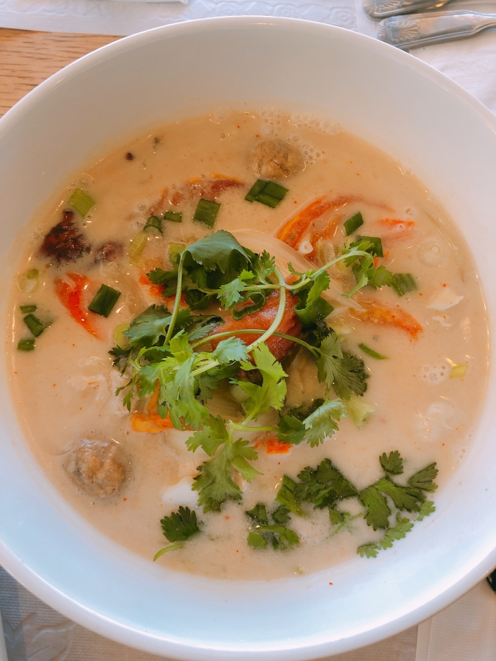 Order Tom Kha Soup food online from Chada Thai Cuisine store, San Ramon on bringmethat.com