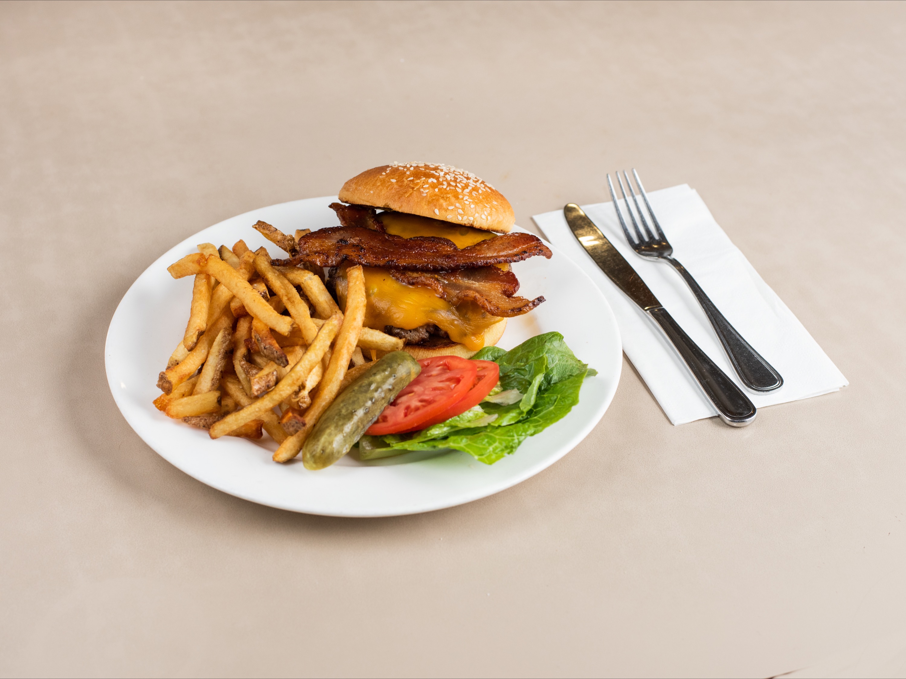 Order Ellys Cheeseburger food online from Elly's store, Chicago on bringmethat.com