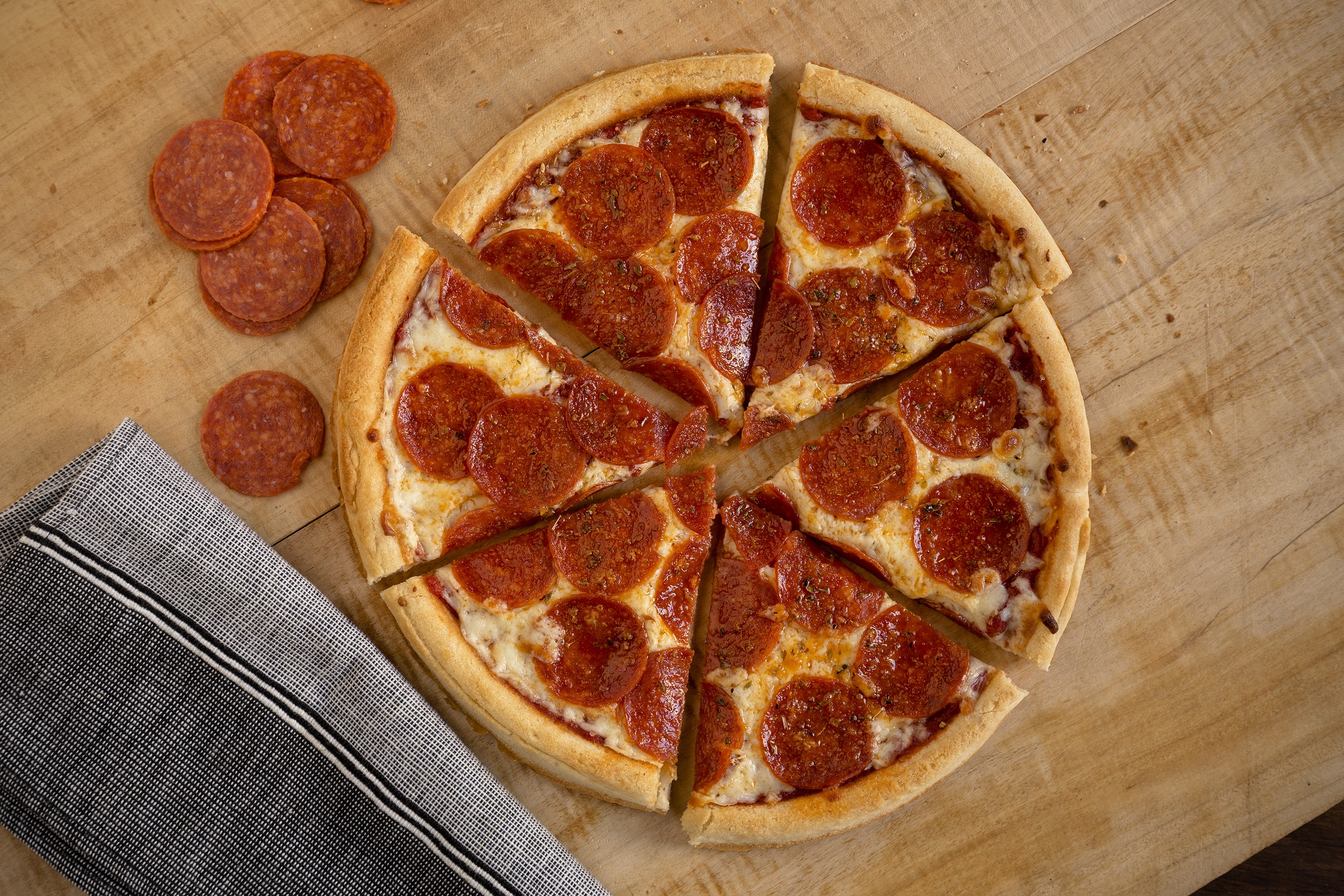 Order Pepperoni Gluten-Free Pizza food online from Uno Chicago Grill store, Baltimore on bringmethat.com