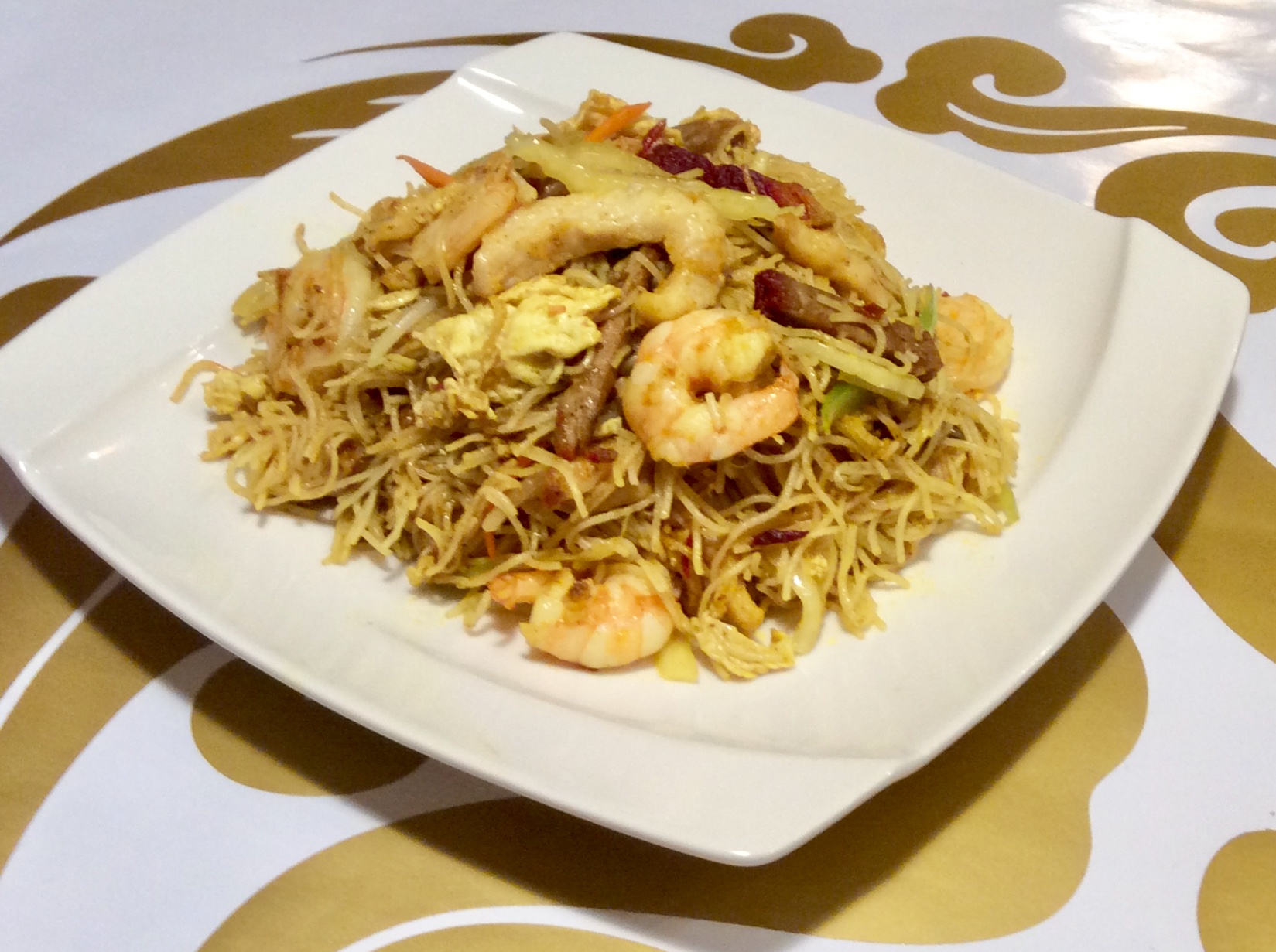 Order Singapore Rice Noodle food online from Hunan Cafe store, Richmond on bringmethat.com