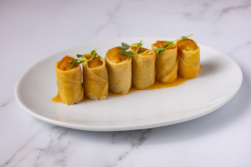 Order Vegetable Spring Roll food online from Mito Hibachi store, Yonkers on bringmethat.com