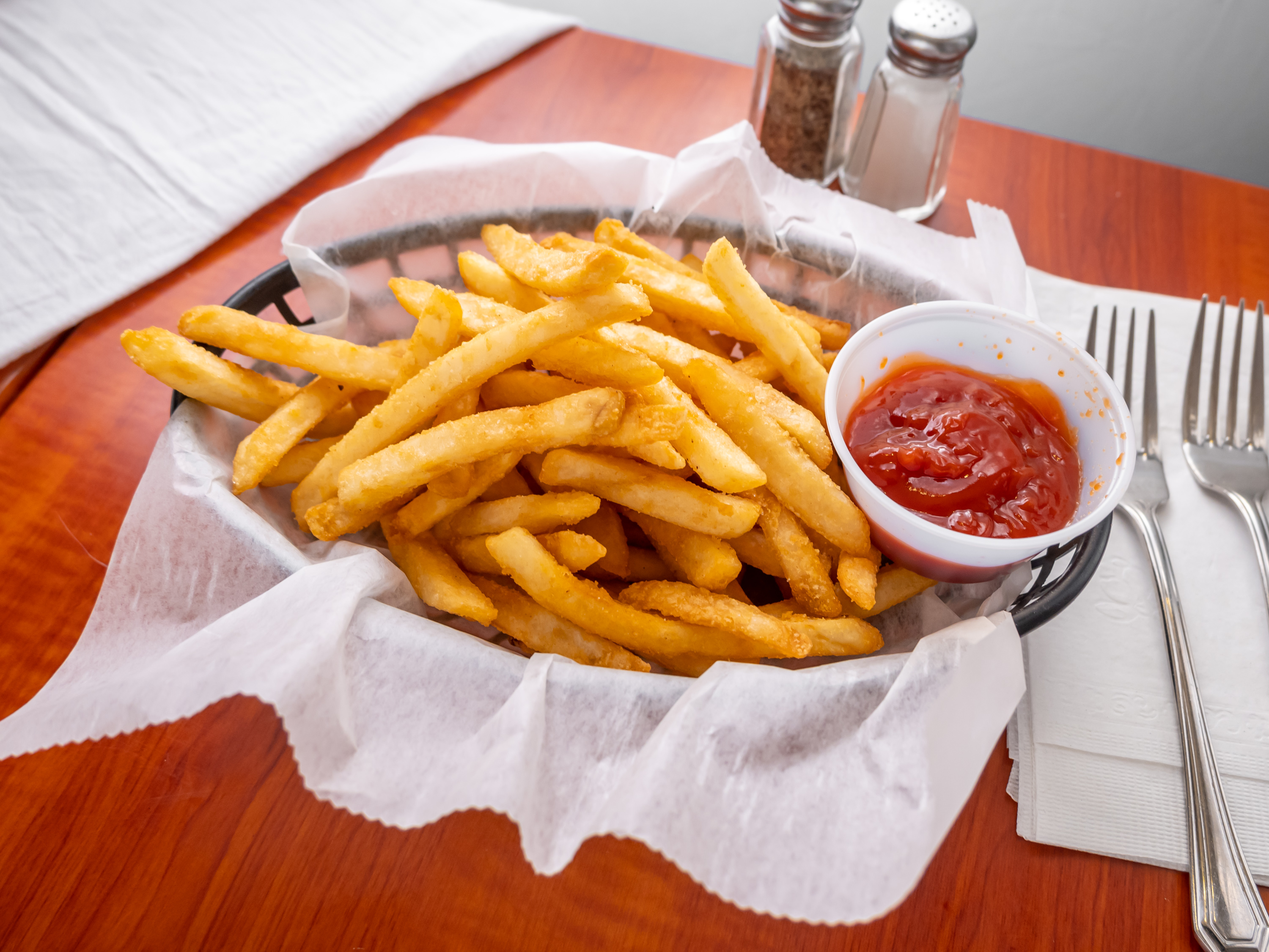 Order Fries food online from Pizzeria Pesto store, Philadelphia on bringmethat.com