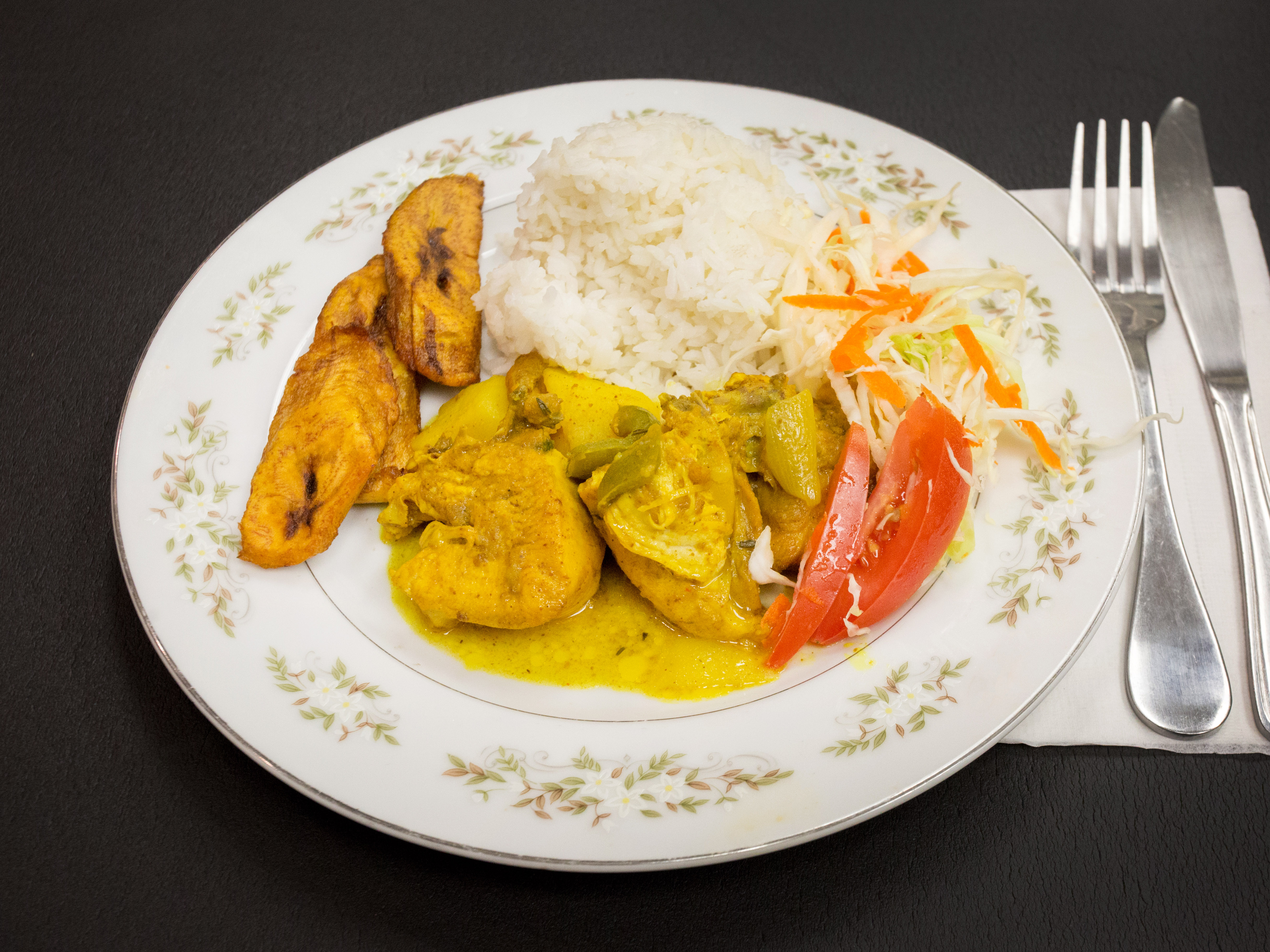 Order Curry Chicken food online from Family Flamez Restaurant store, Fairfield on bringmethat.com