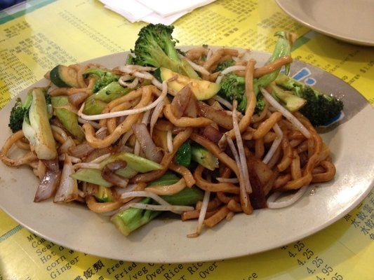 Order 115. Vegetable Chow Mein food online from King Kong Chinese Restaurant store, Oakland on bringmethat.com