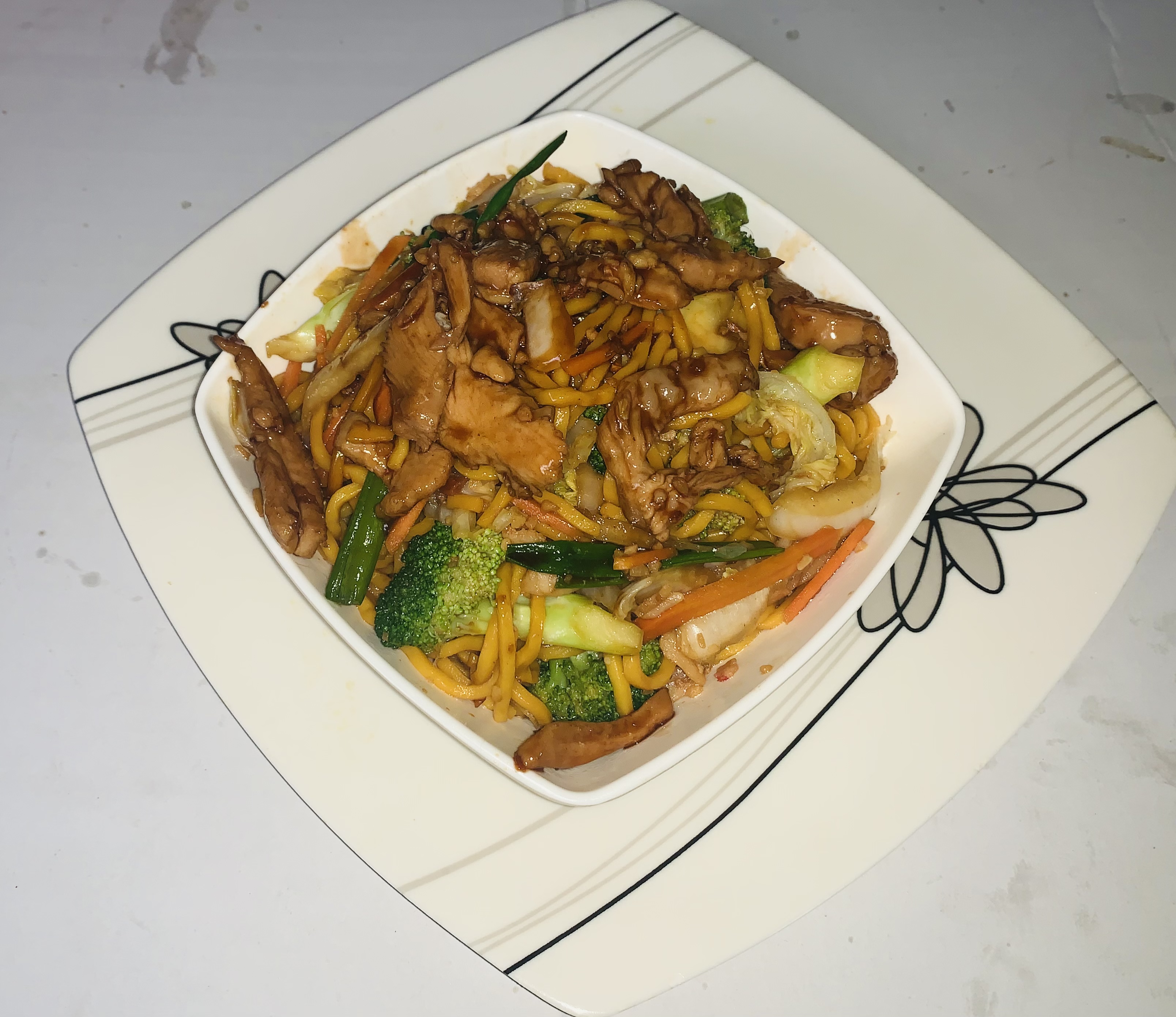 Order C21. Chicken Lo Mein Combo 鸡捞面晚餐 food online from Hai Sun Chinese Restrnt store, Brooklyn on bringmethat.com