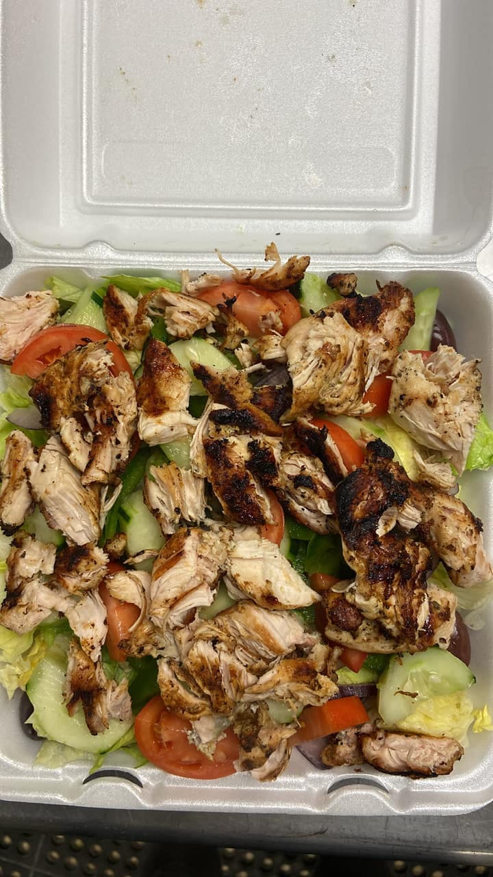 Order Grilled Chicken Salad - Small food online from Villa Pizzeria store, Exeter on bringmethat.com