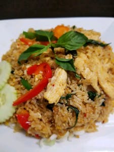 Order R3. Red Curry Fried Rice food online from Siam Terrace store, Urbana on bringmethat.com