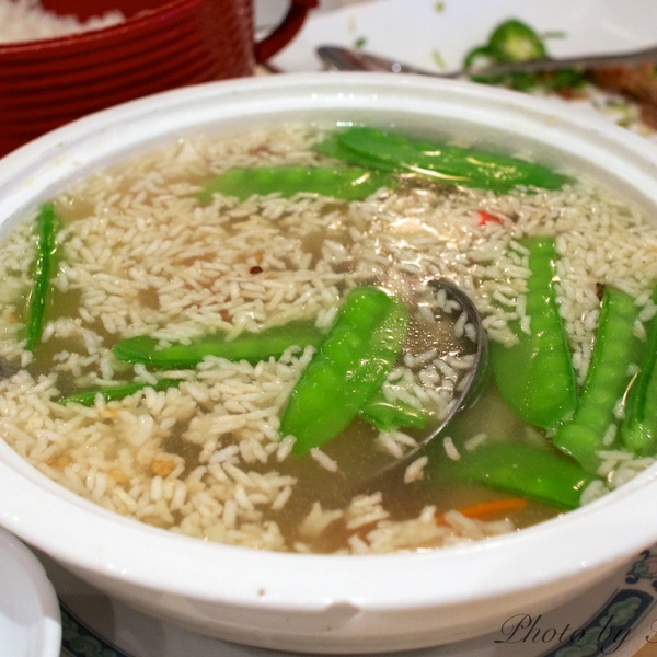 Order 152. Sizzling Rice and Seafood Soup food online from Makli Restaurant store, San Francisco on bringmethat.com