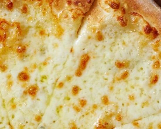 Order Cheese Lovers Pizza food online from Quadro Pizza store, Nashville on bringmethat.com