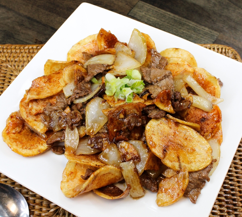 Order Beef & Potatoes food online from Pho Mai store, Minneapolis on bringmethat.com