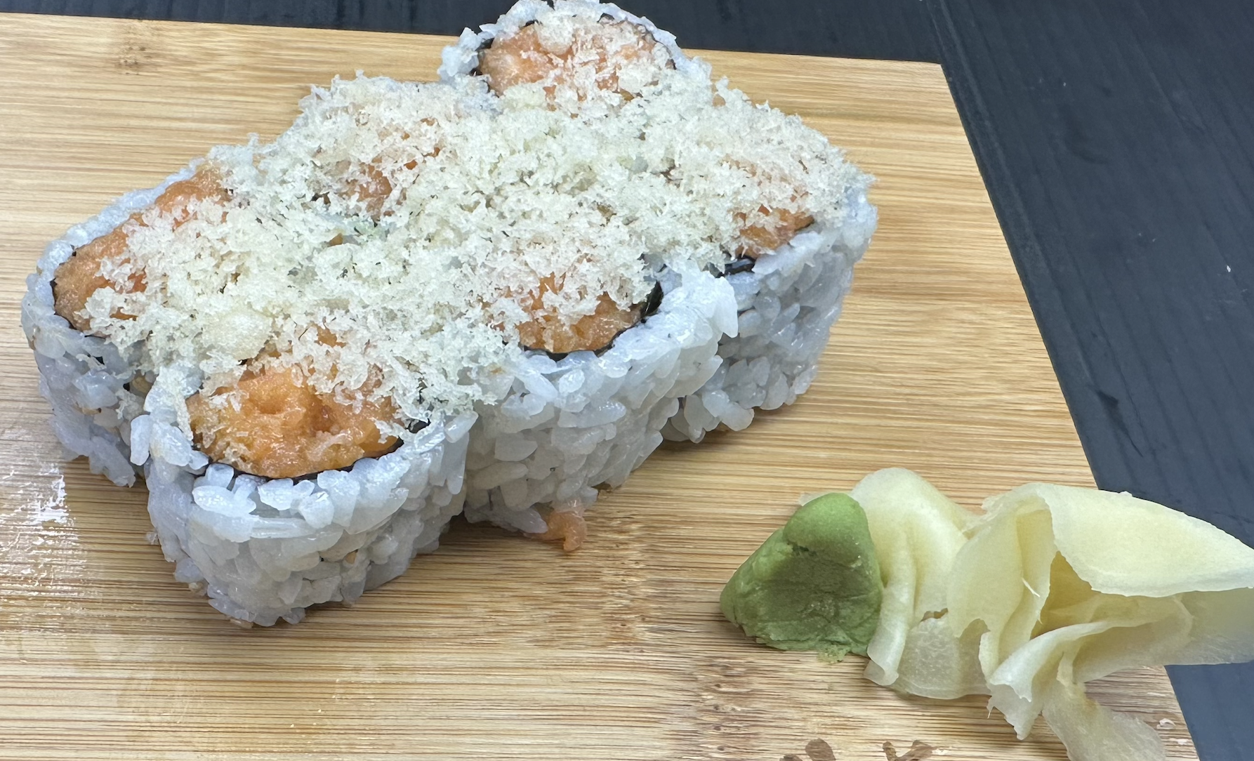 Order Spicy Salmon Roll food online from New Leaf Chinese & Japanese Cuisine store, Philadelphia on bringmethat.com