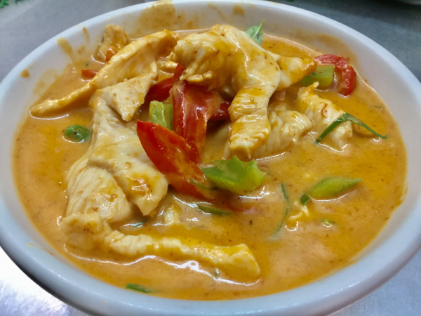 Order 55. Pa-Nang Curry food online from Khun Dang Thai Restaurant store, North Hollywood on bringmethat.com