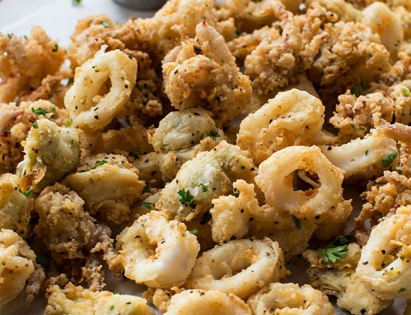 Order Fried Calamari food online from Pappadeaux Seafood store, Houston on bringmethat.com