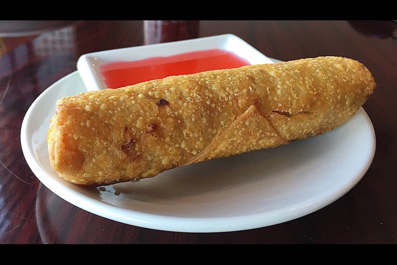 Order Vegetable Egg Roll food online from Royal siam thai & sushi store, New York on bringmethat.com