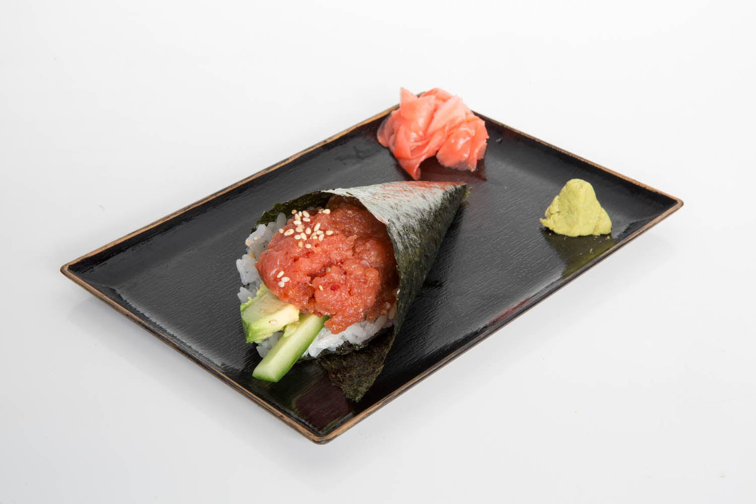 Order Spicy Hand Sushi Roll food online from Momota Ramen store, Los Angeles on bringmethat.com