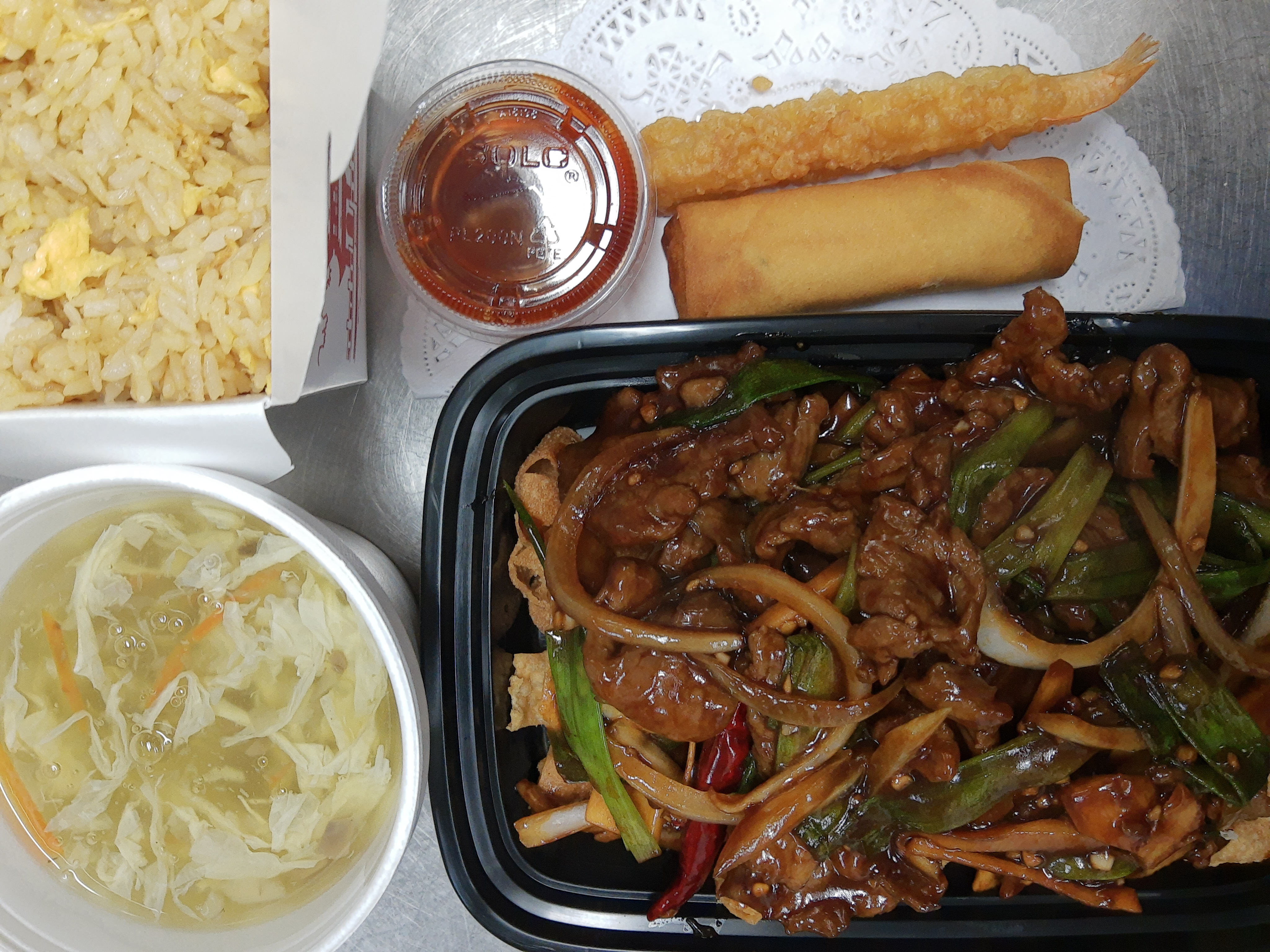 Order CD6. Mongolian Beef Dinner food online from 88 Chinese & Sushi Sherman Oaks store, Van Nuys on bringmethat.com