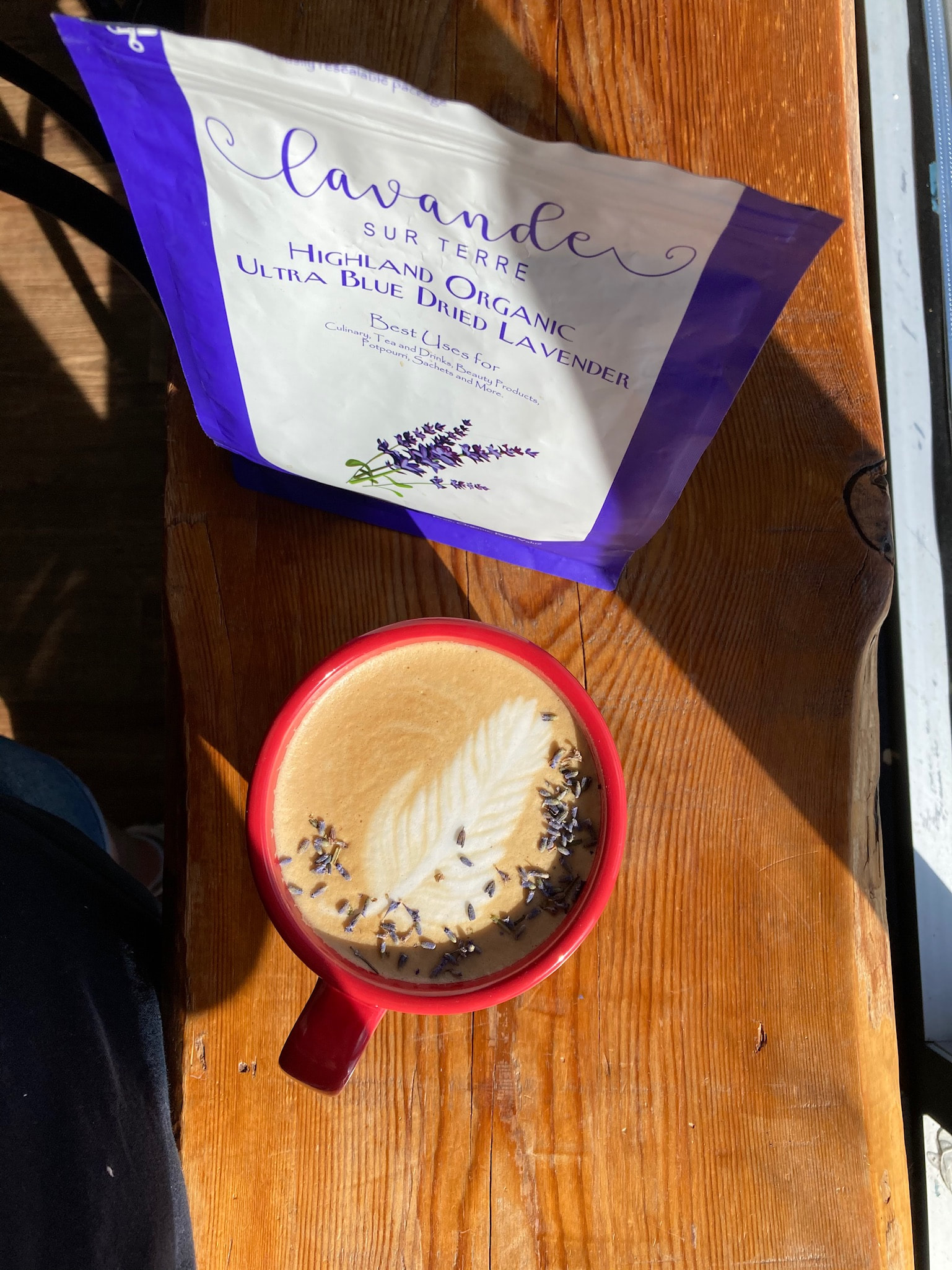 Order Lavender Cardamom Latte food online from Weston's Coffee & Tap Co. store, Chicago on bringmethat.com