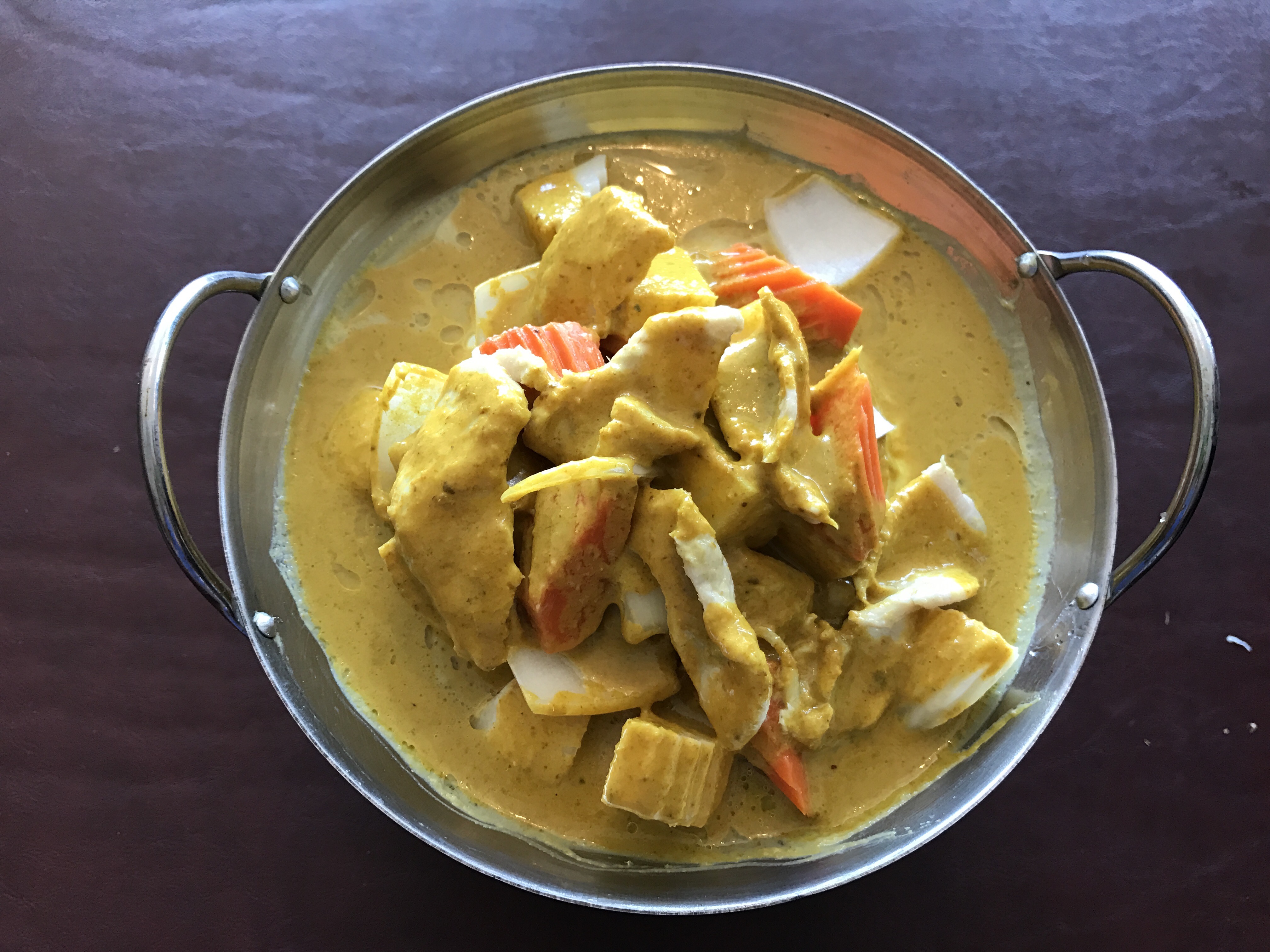 Order Yellow Curry  food online from The Memory Thai store, Las Vegas on bringmethat.com