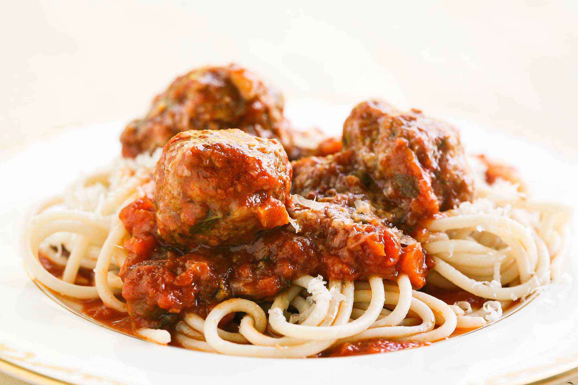 Order Pasta and Meatballs food online from Tommy's Deli store, White Plains on bringmethat.com
