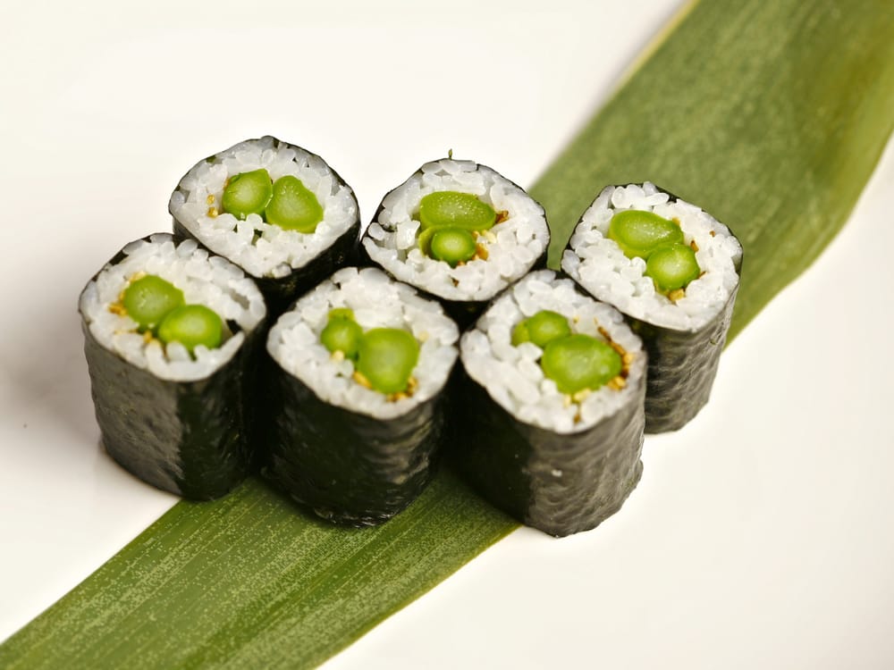 Order Asparagus Roll food online from Sushi para japanese restaurant store, New York on bringmethat.com