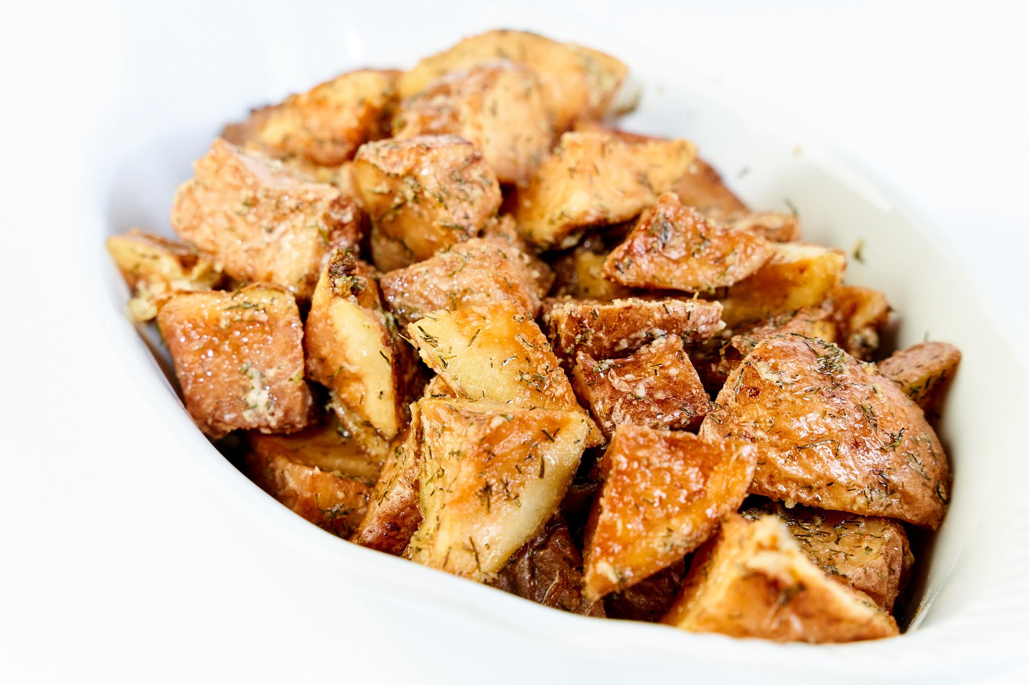Order Side of Roasted Red Potatoes with Garlic and Dill food online from Bronze Cafe store, Las Vegas on bringmethat.com