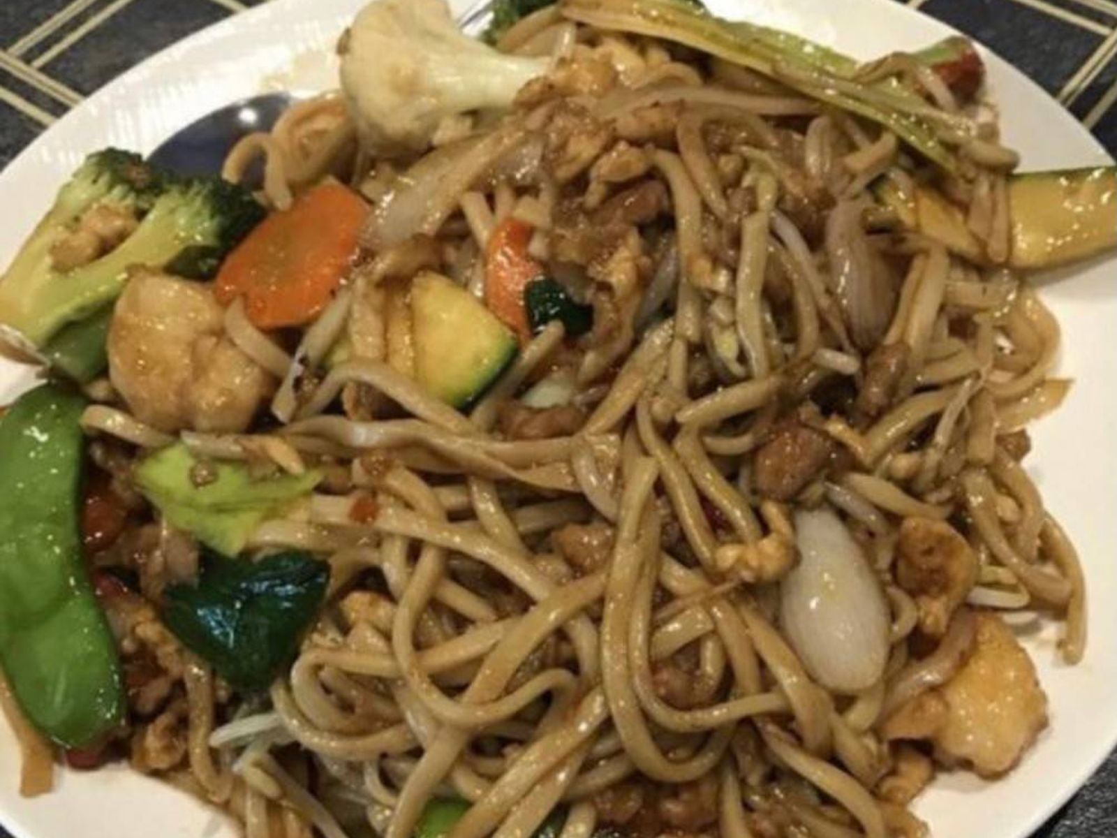 Order Combo Lo Mein food online from Rice Bowl Cafe store, Austin on bringmethat.com