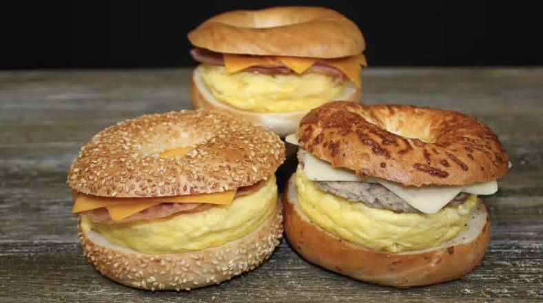 Order Eggwich Deluxe food online from Bagel Street Cafe store, Alamo on bringmethat.com