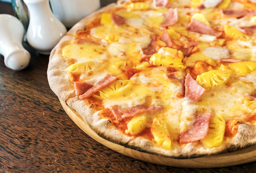 Order Hawaiian Pizza - Large 16'' food online from Mimo's New York Style Pizzeria store, New Albany on bringmethat.com