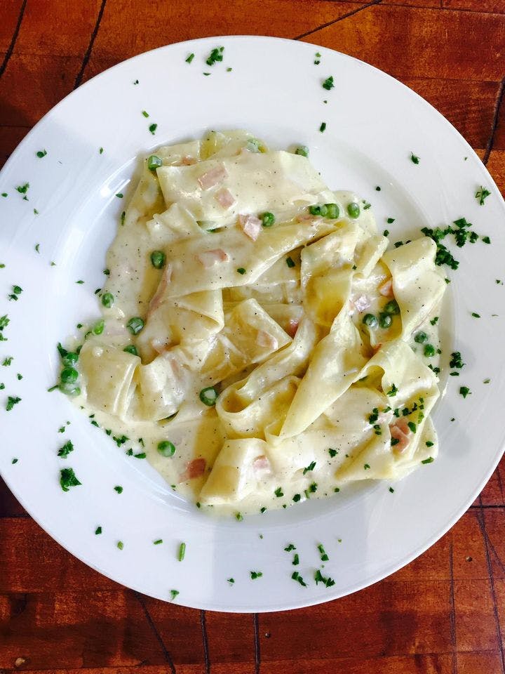 Order Fettuccine Alfredo - Pasta food online from Palermo's Pizza store, Royersford on bringmethat.com