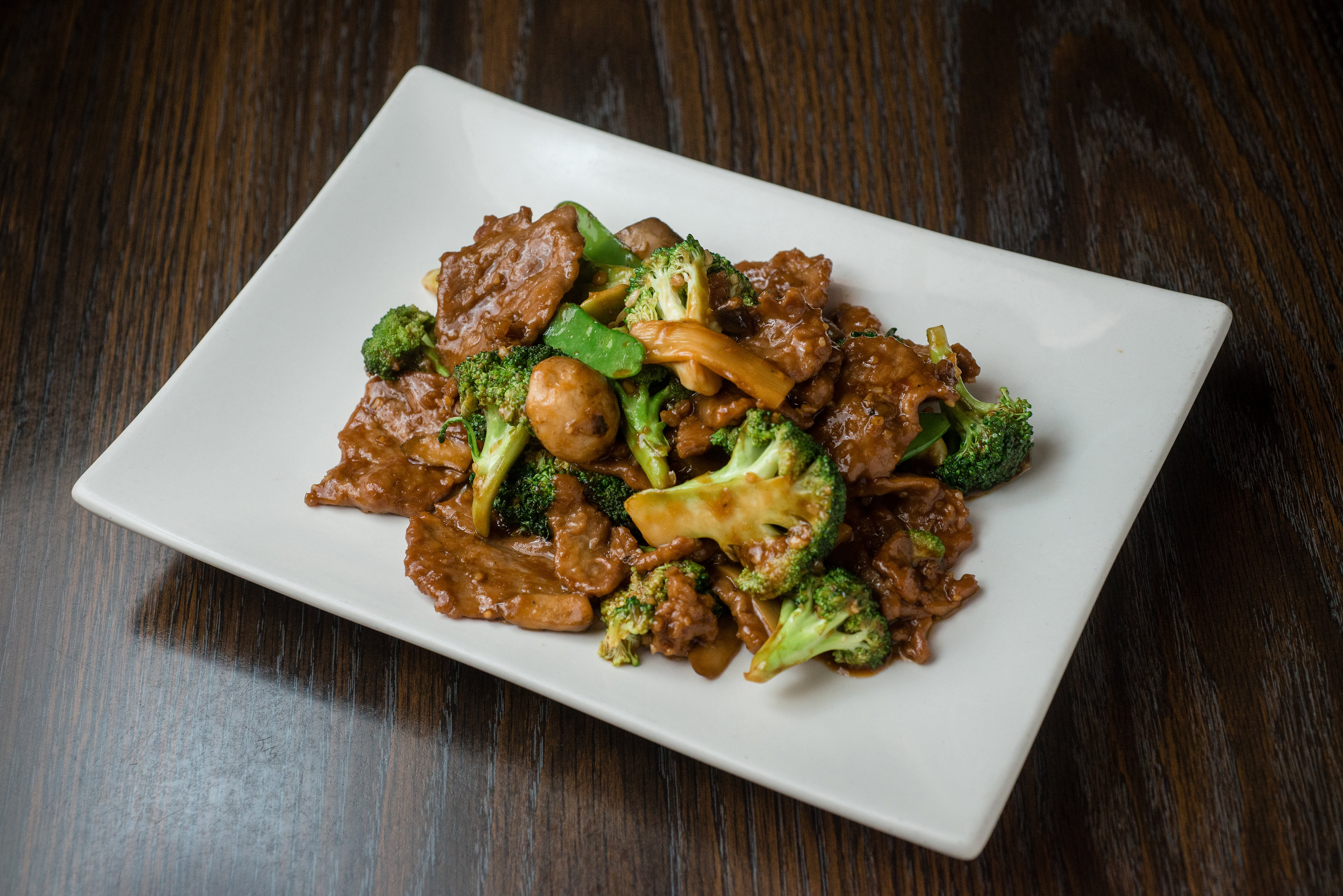 Order Beef with Broccoli food online from Chin's Szechwan Cuisine store, Encinitas on bringmethat.com