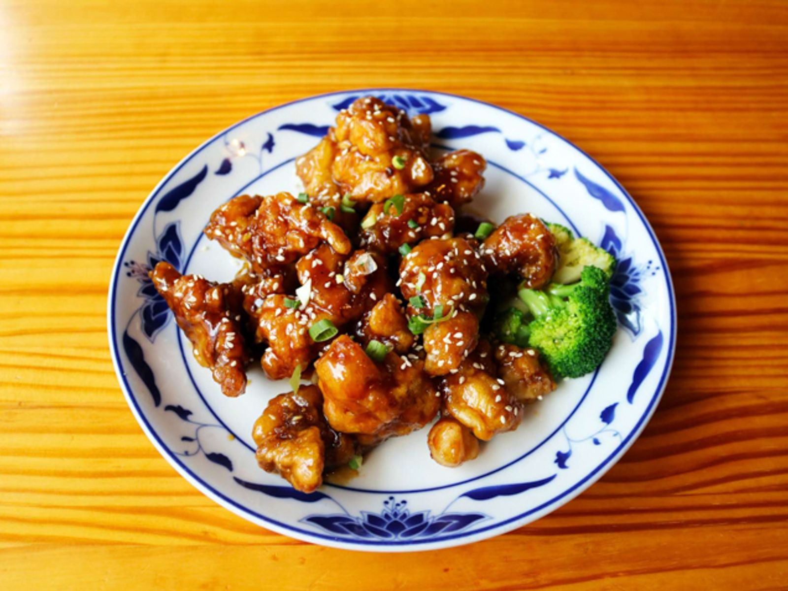 Order Sesame Chicken 芝麻鸡 food online from Lao sze chuan (evanston) store, Evanston on bringmethat.com